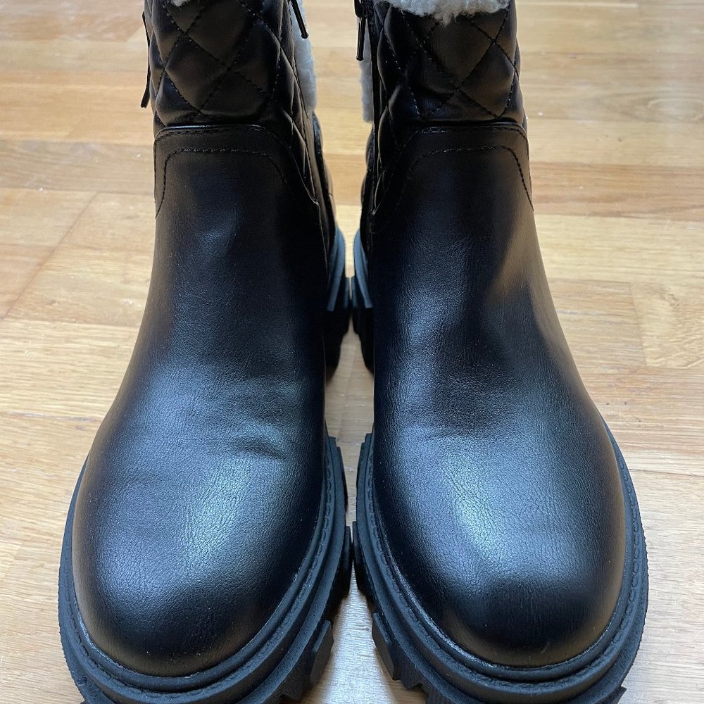 Nine West Women’s Vegan Leather Shearling Trim Platform Lug Sole Ankle Boots NEW